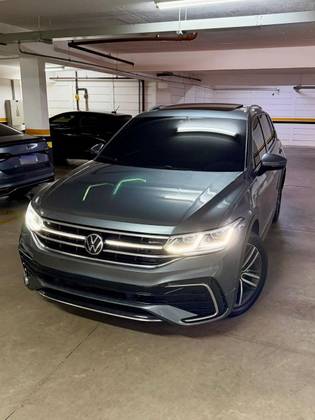 VOLKSWAGEN TIGUAN 2.0 300 TSI GASOLINA ALLSPACE R-LINE AUTOMÁTICO VOLKSWAGEN TIGUAN 2.0 300 TSI GASOLINA ALLSPACE R-LINE AUTOMÁTICO